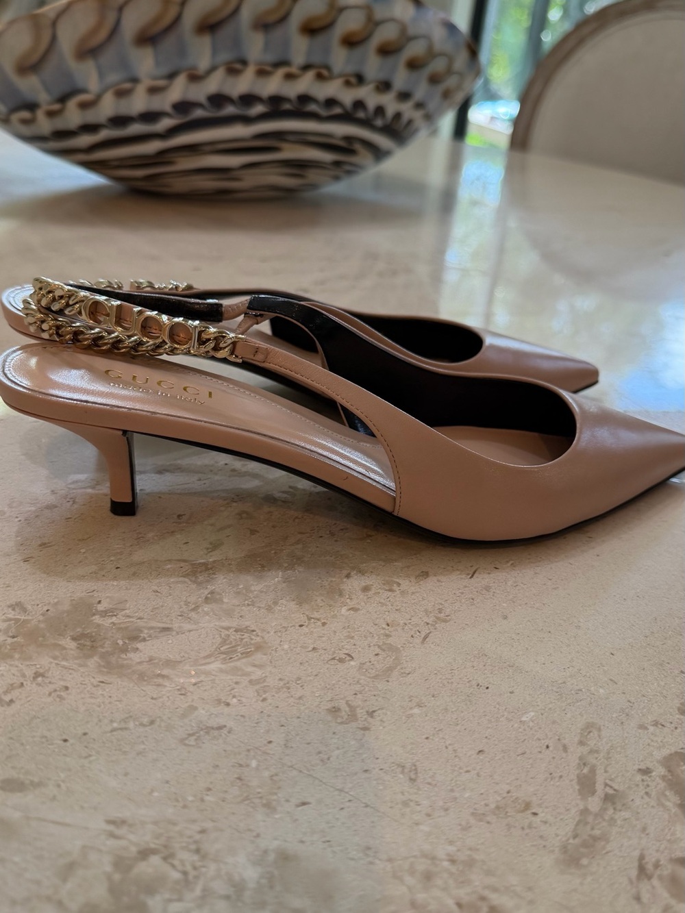Gucci Women's Nude Slingback Pumps with Gold Accent - Picture 2 of 6